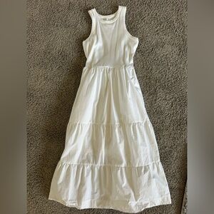 Women’s Classic White Sleeveless Dress